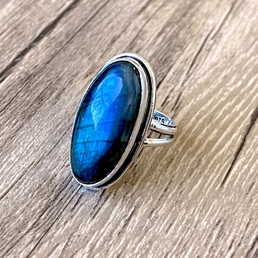 Fiery Labradorite Ring